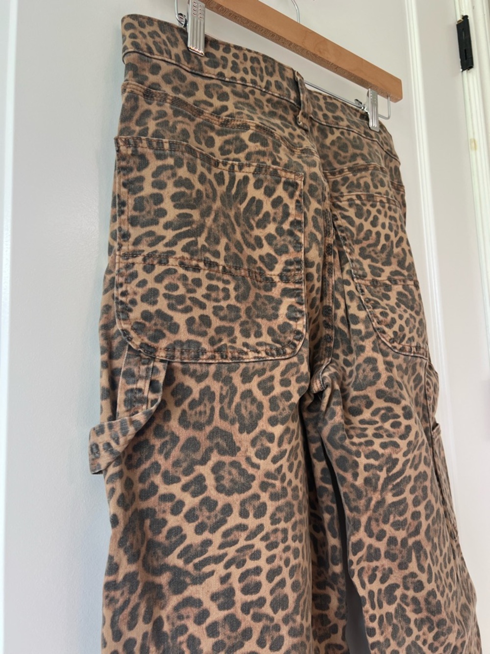 Gap Brown Leopard Print Carpenter Pants Straight Leg Mid Rise Utility Size 4/28 - Picture 6 of 12